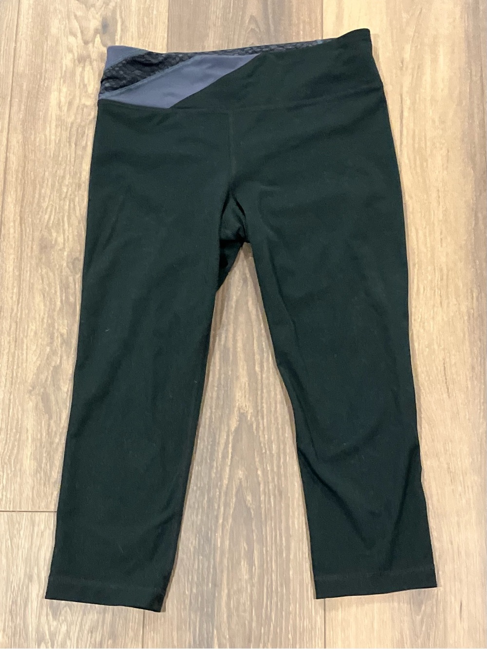 Under Armour Black Capri Leggings with Gray Waist Accent